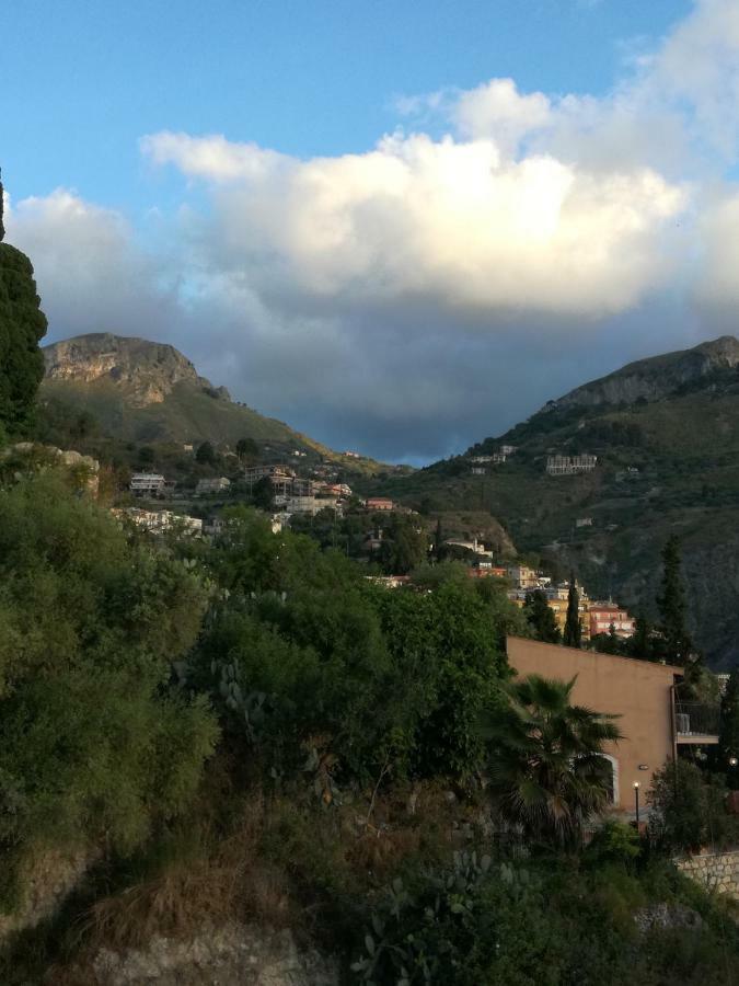 Iriss Bed & Breakfast Taormina Exterior photo